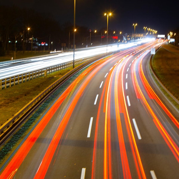 20211221_tb_Strassenverkehr_Nacht_001