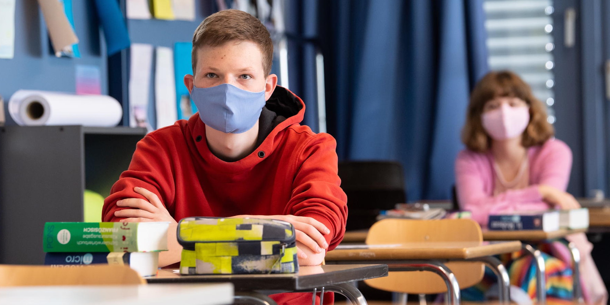 Maskenpflicht Schule Symbol