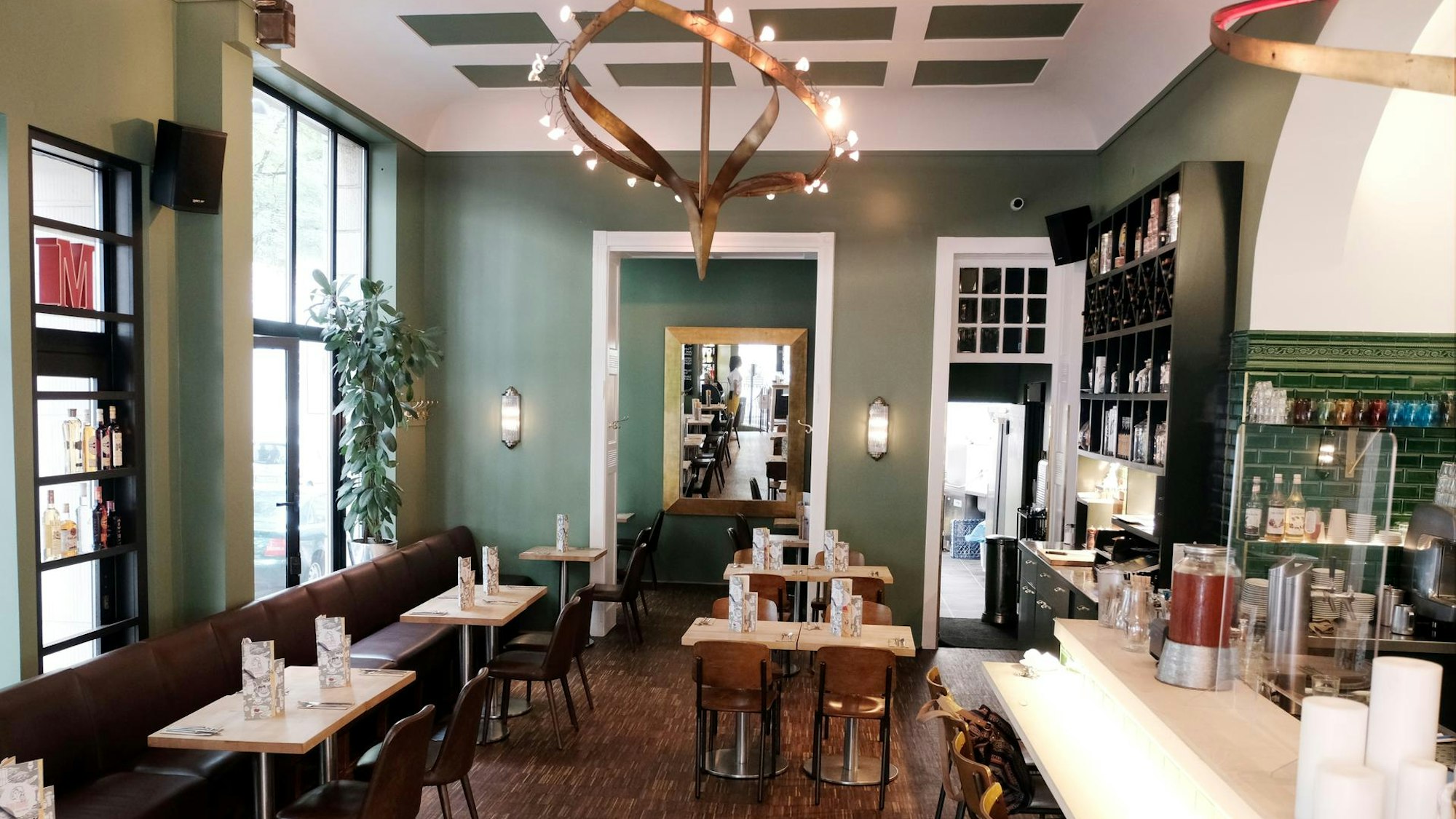 Innenraum des Restaurants Frau Mahér in der Kölner Südstadt.