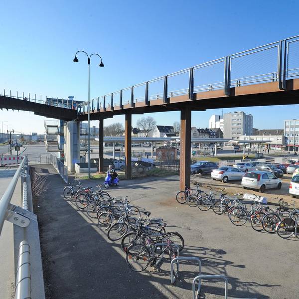 LE_bahnhof-opladen-_parkplatz(1)