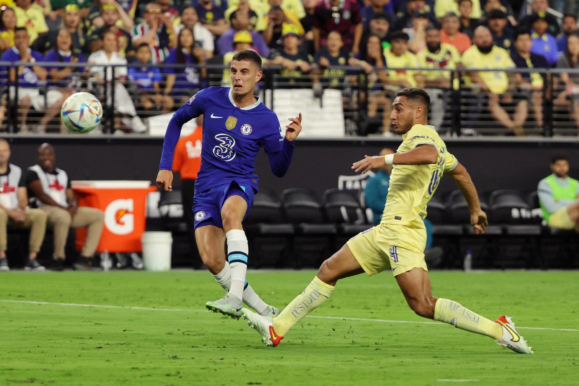 Havertz be seinem Schuss aufs To