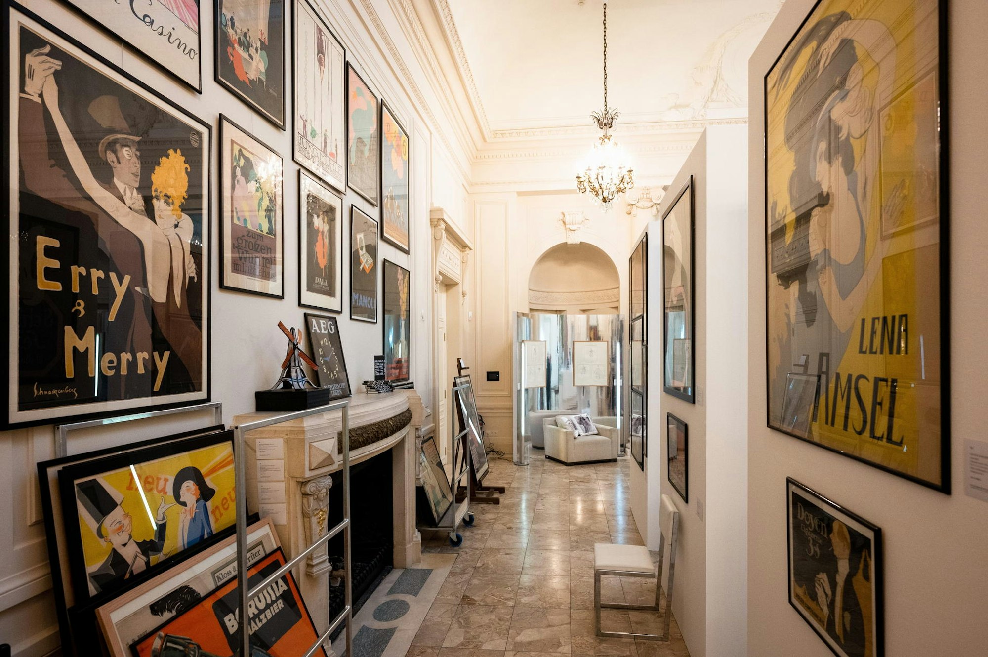 cob_20220426_Karl_Lagerfeld_Sothebys_9