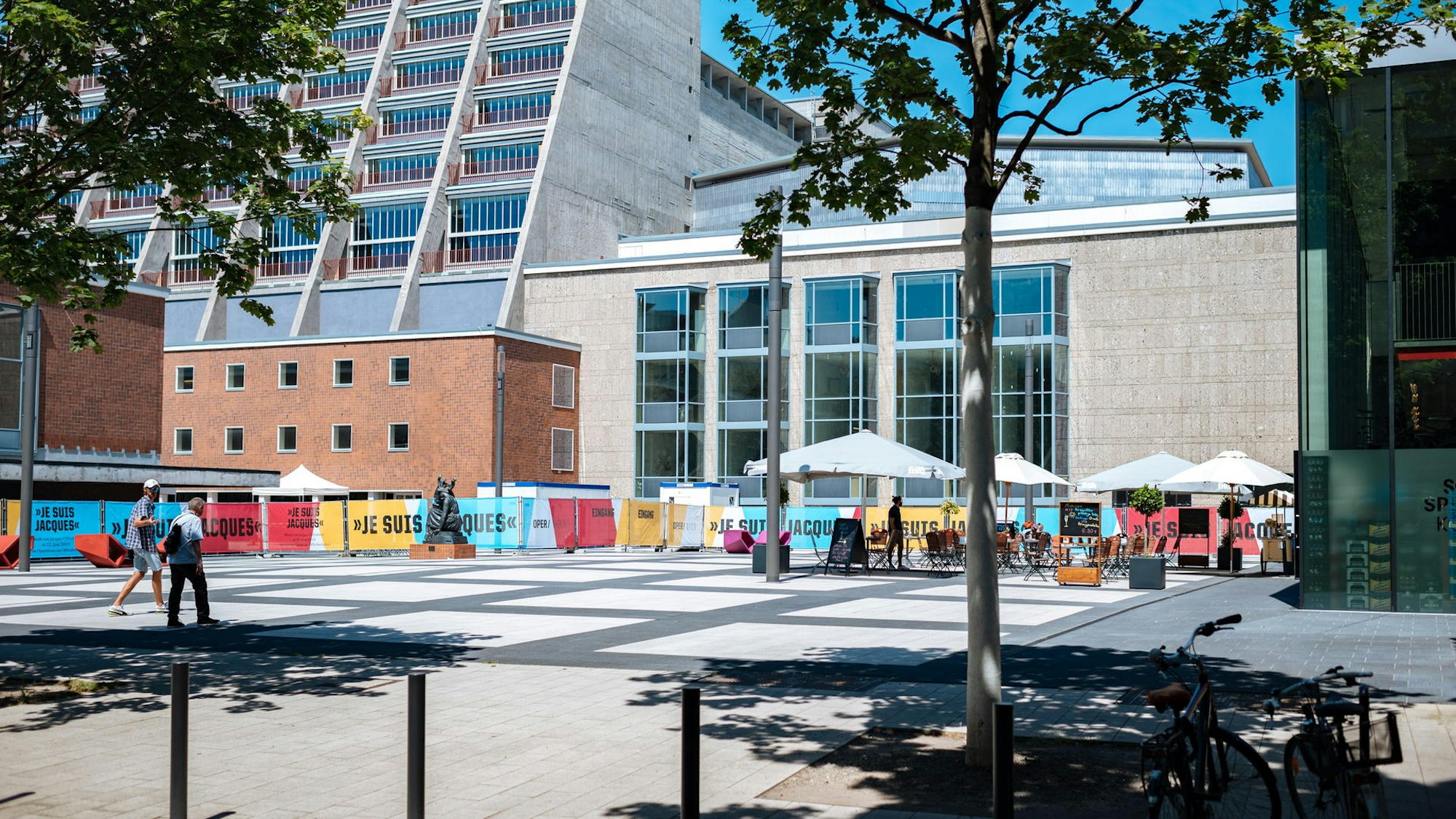 Der im Volksmund „Kleiner Offenbachplatz“ genannte Platz