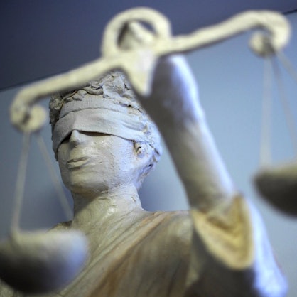 Nahaufnahme der Göttin Justizia (Symbolfoto).