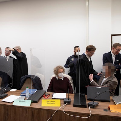 Drach Prozess im Gericht