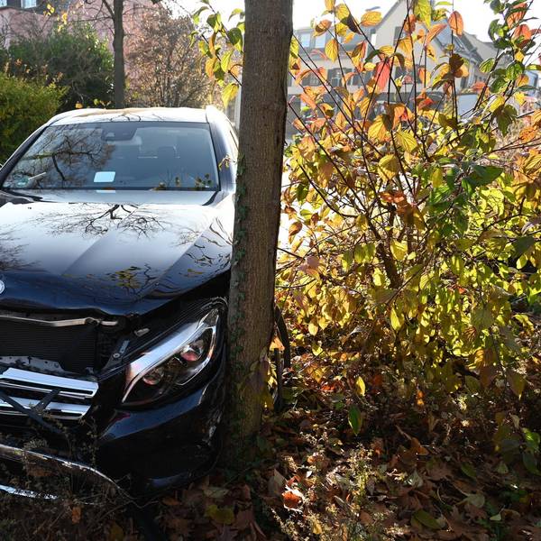 Unfall Kerpen Kreisel Rathaus