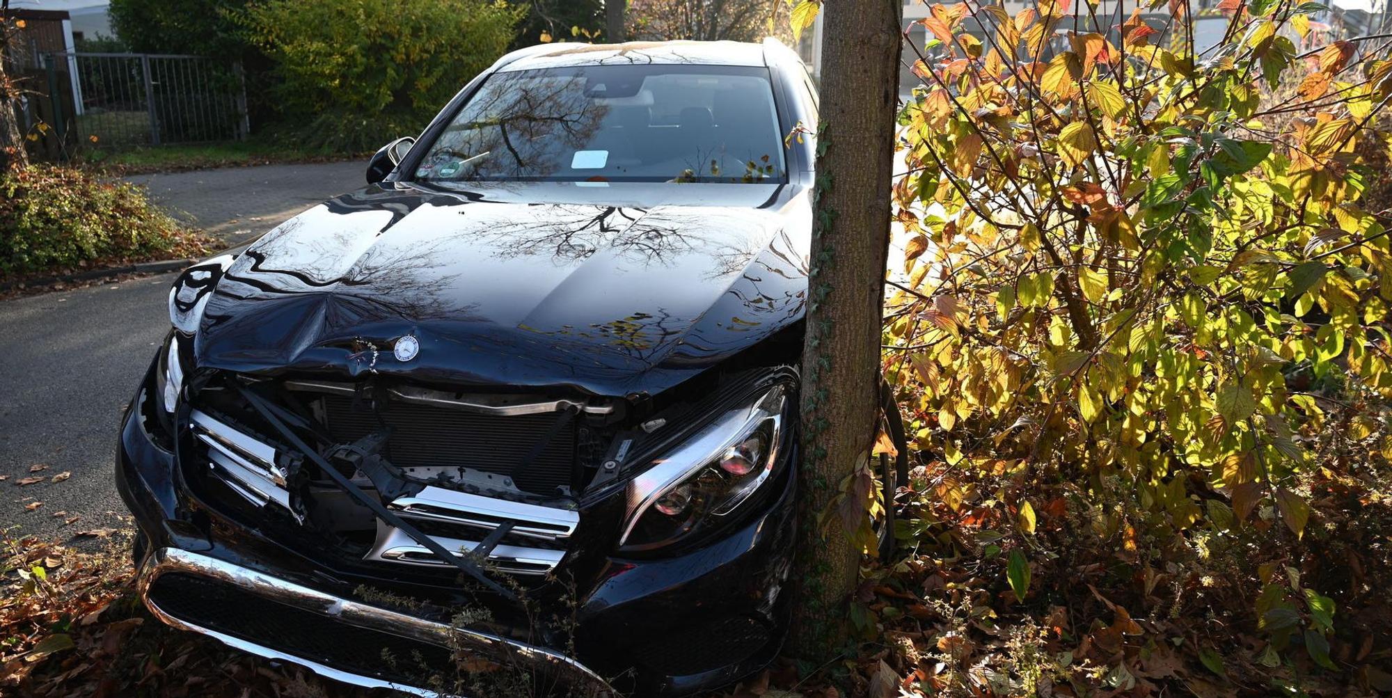 Unfall Kerpen Kreisel Rathaus