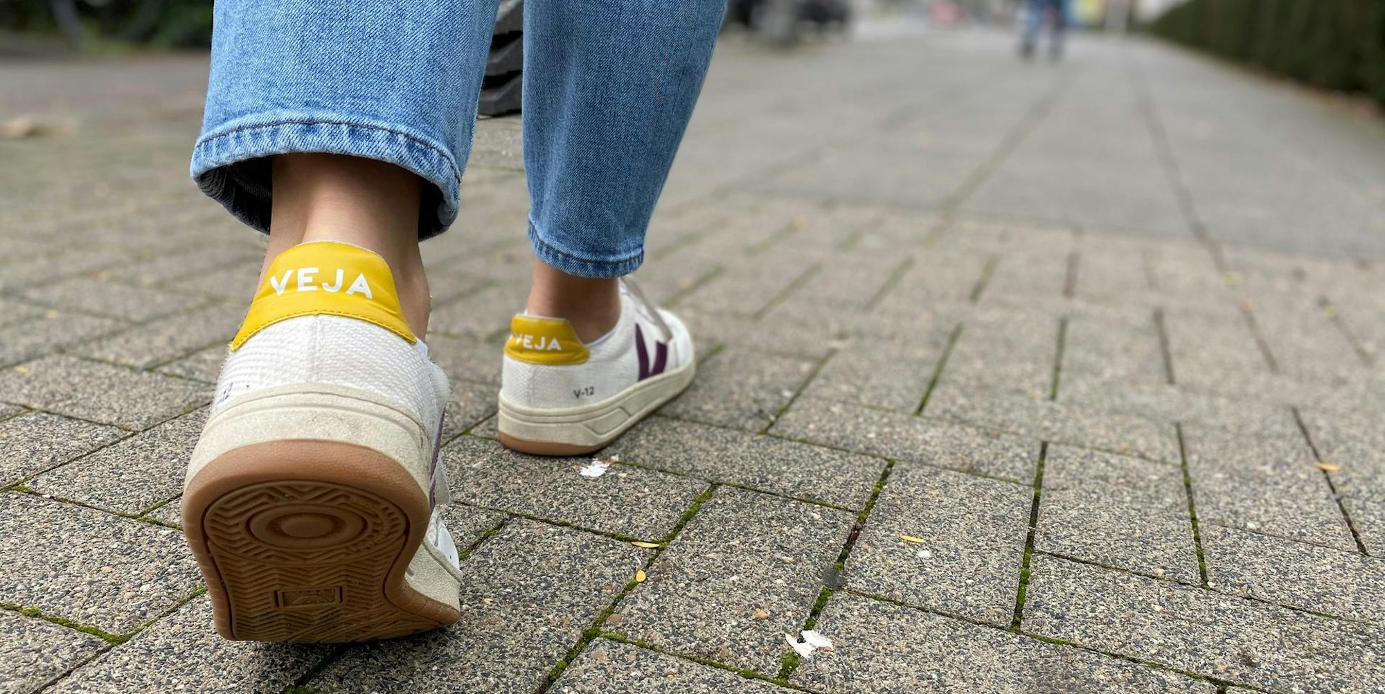 flanking nackte Knöchel