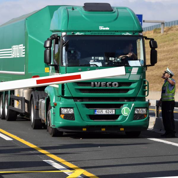 Lkw_Sperranlage