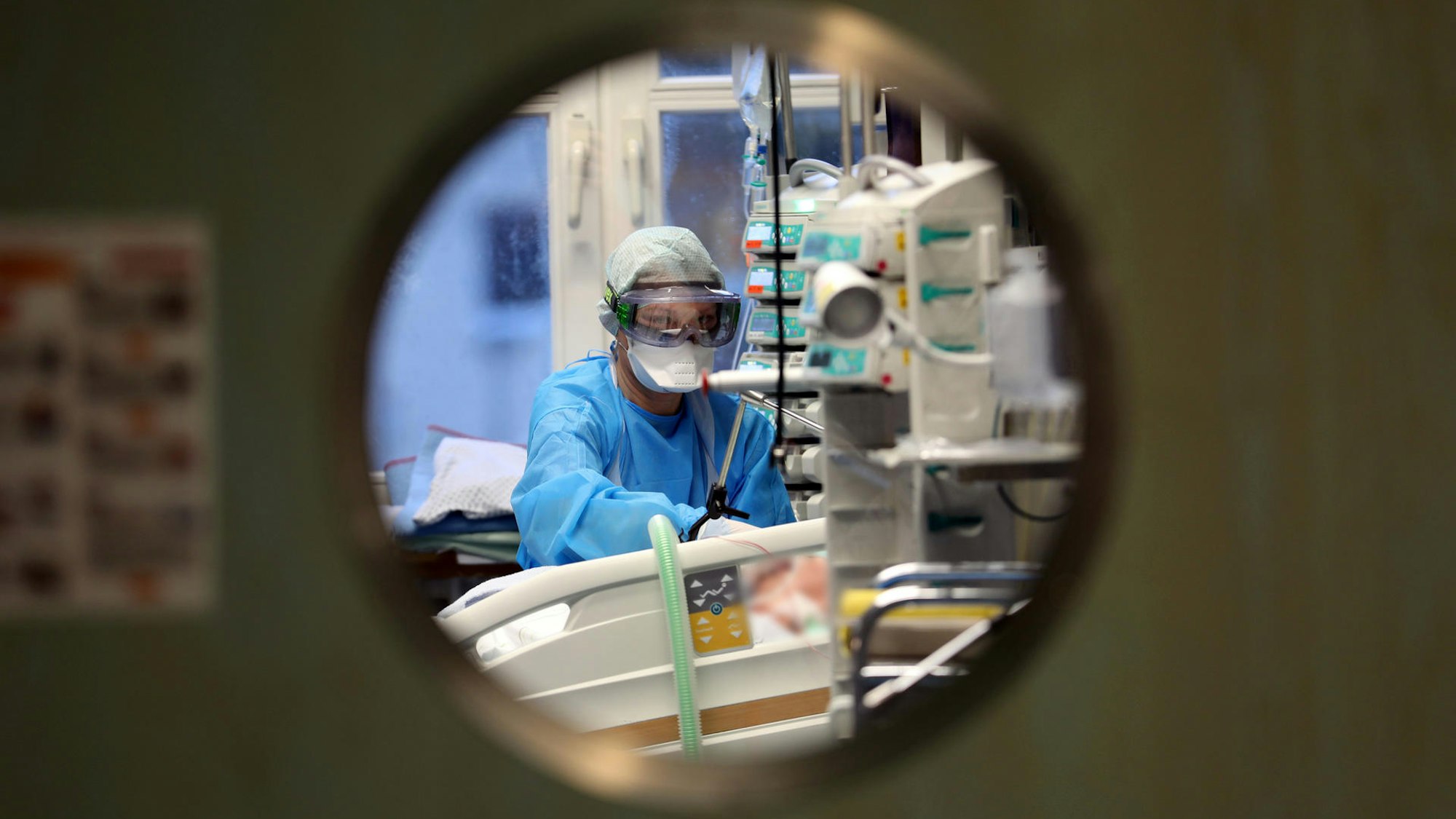 Wehrlos auf der Intensivstation: Ein 75-Jähriger wurde Opfer eines Angriffs. Das Personal konnte den Mann nicht mehr retten.