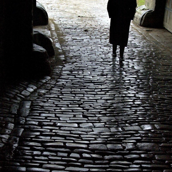 Fußgänger_nachts_Straße