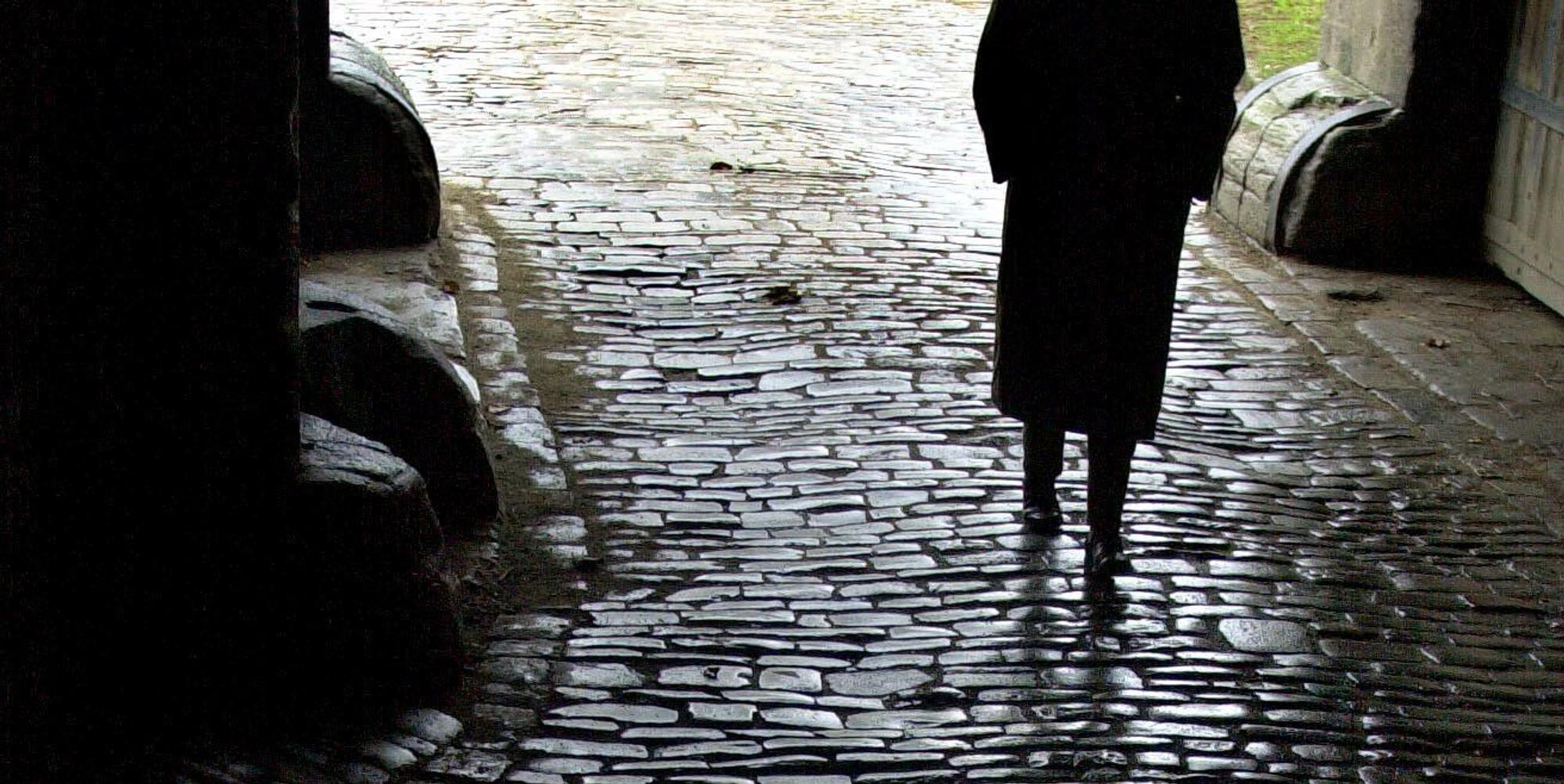 Fußgänger_nachts_Straße