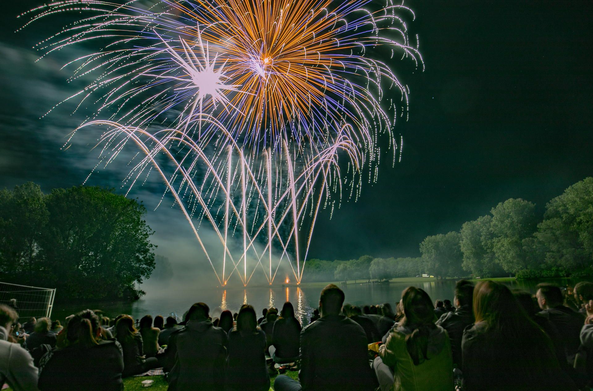 Rhein_in_flammen_bonn_2072_brings_mbo_aaa