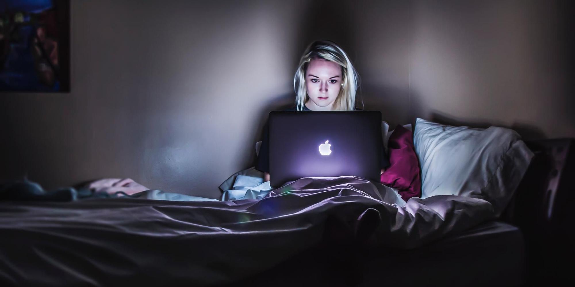 frau_mit_laptop