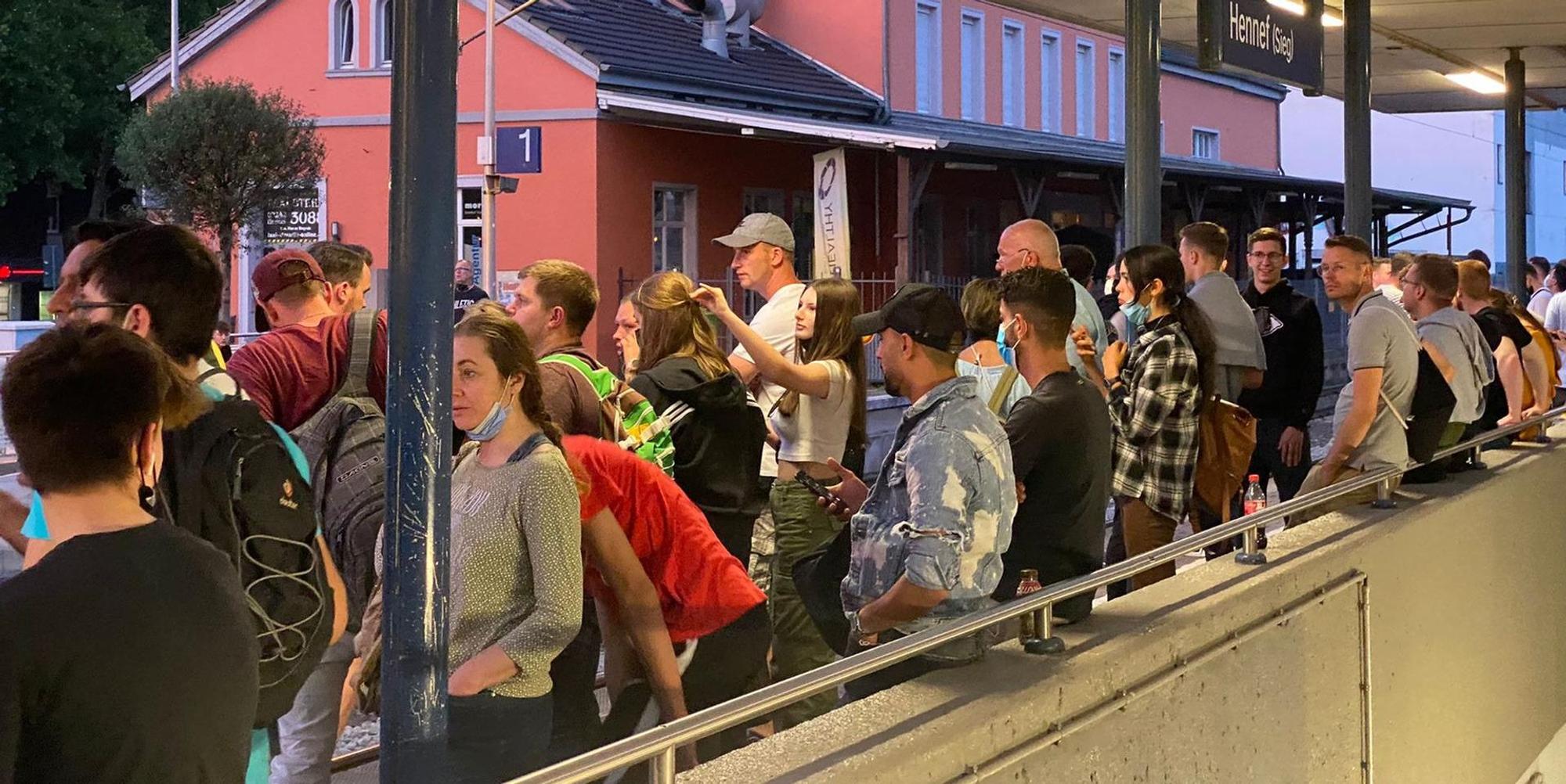 Bahnhof-Hennef-Abend-WA0018