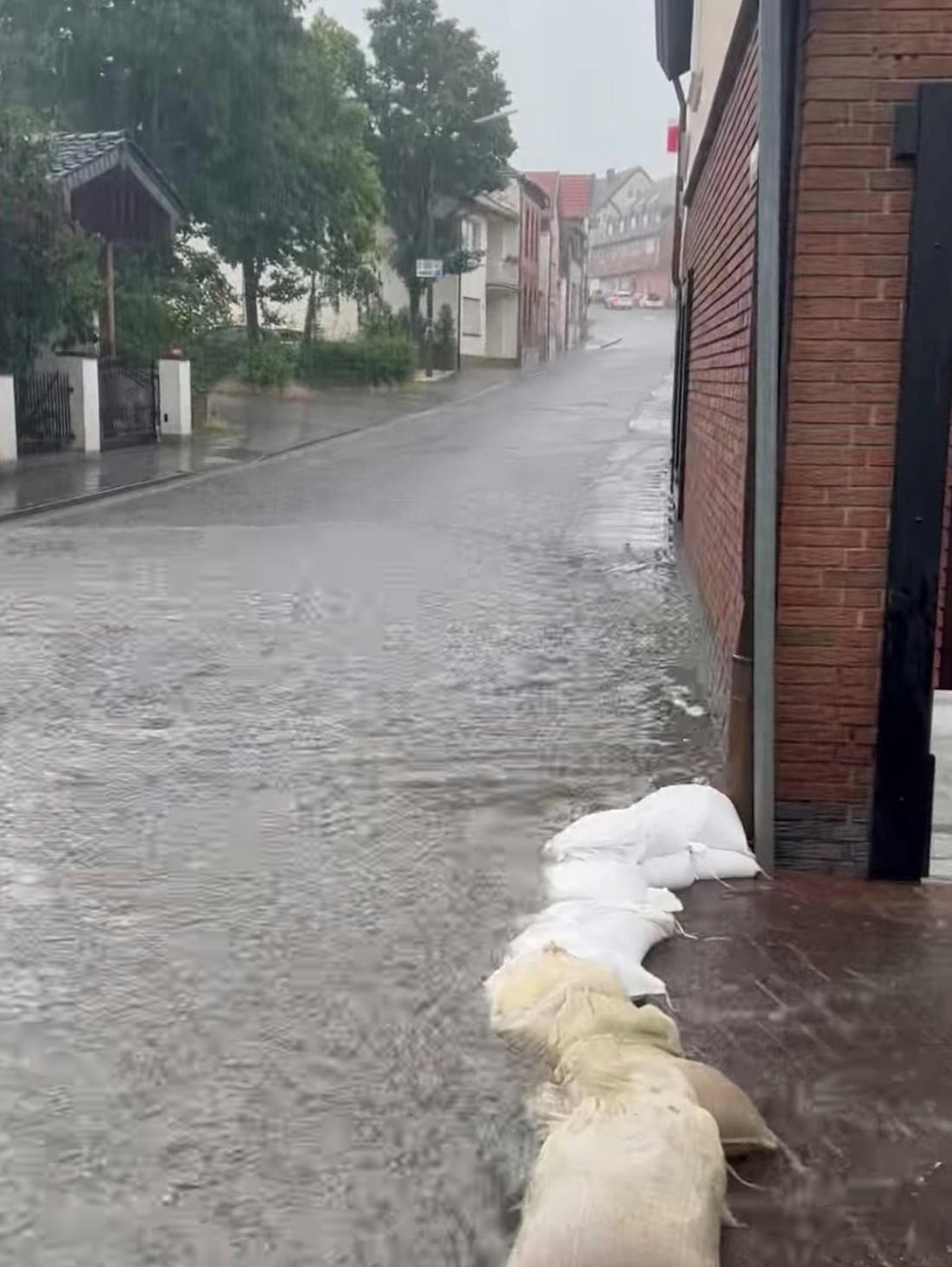 Heimerzheim_Vorgebirgsstrasse_Regen