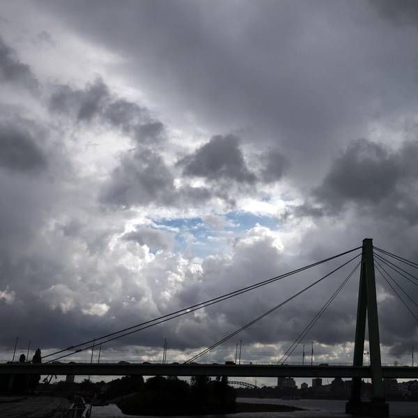Dunkle Wolken über Köln