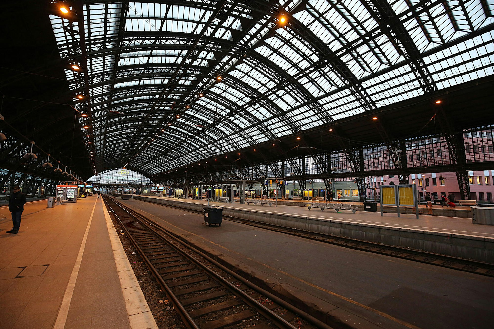 Kölner Hauptbahnhof dpa