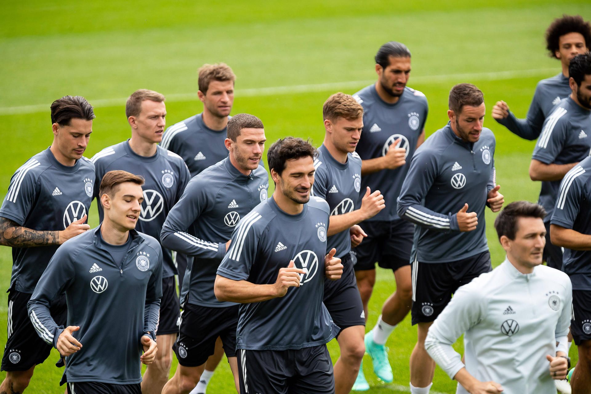 DFB-Team beim warmlaufen