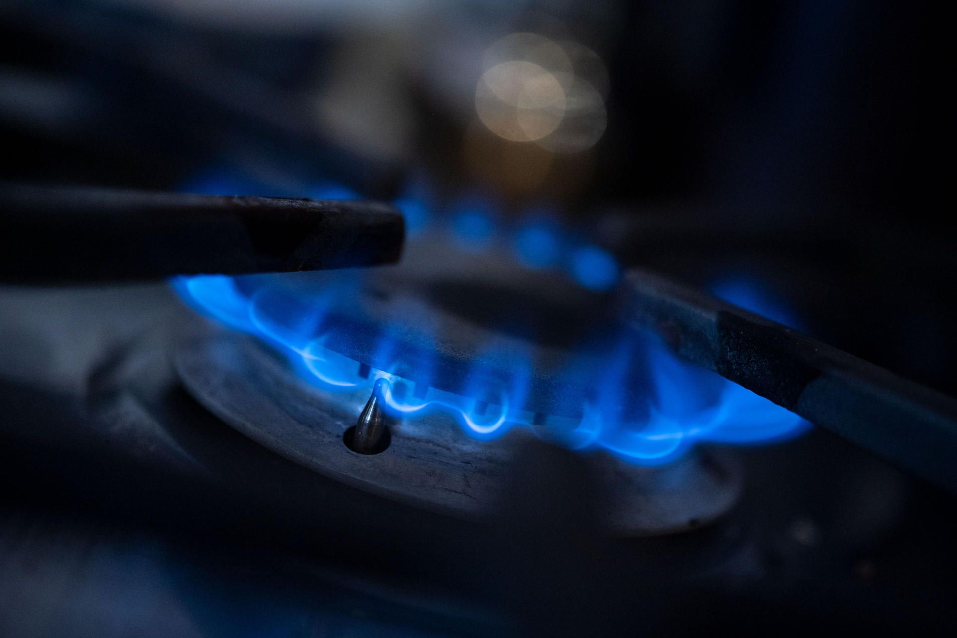 Gas Herd Flamme Symbolbild dpa