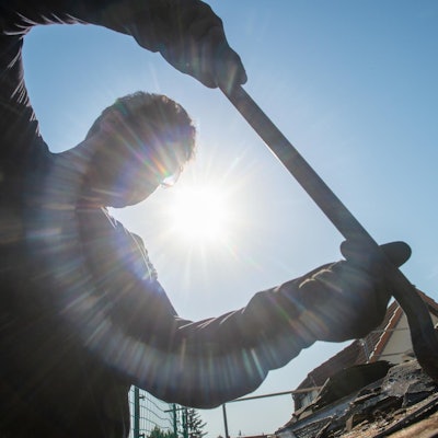 Dachdecker dpa Symbol 0507