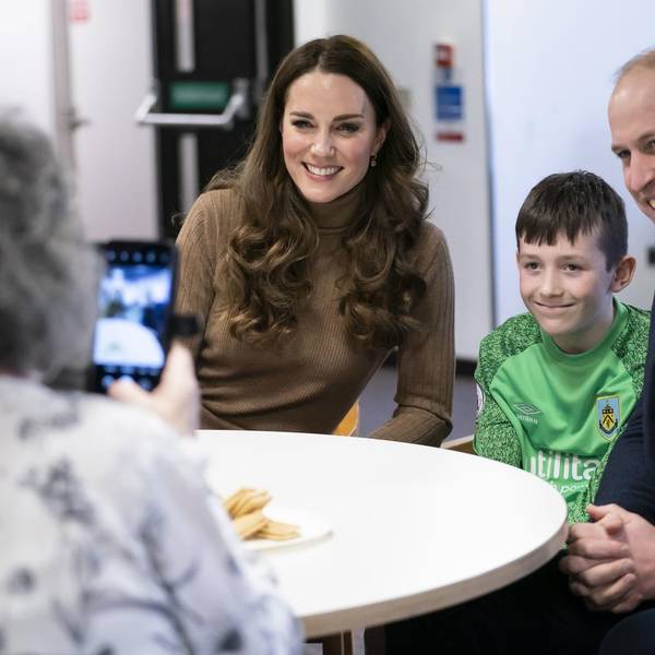 Prinz William mit Jungen 210122