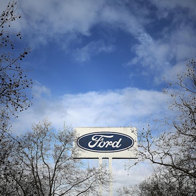 Ford Logo Köln dpa