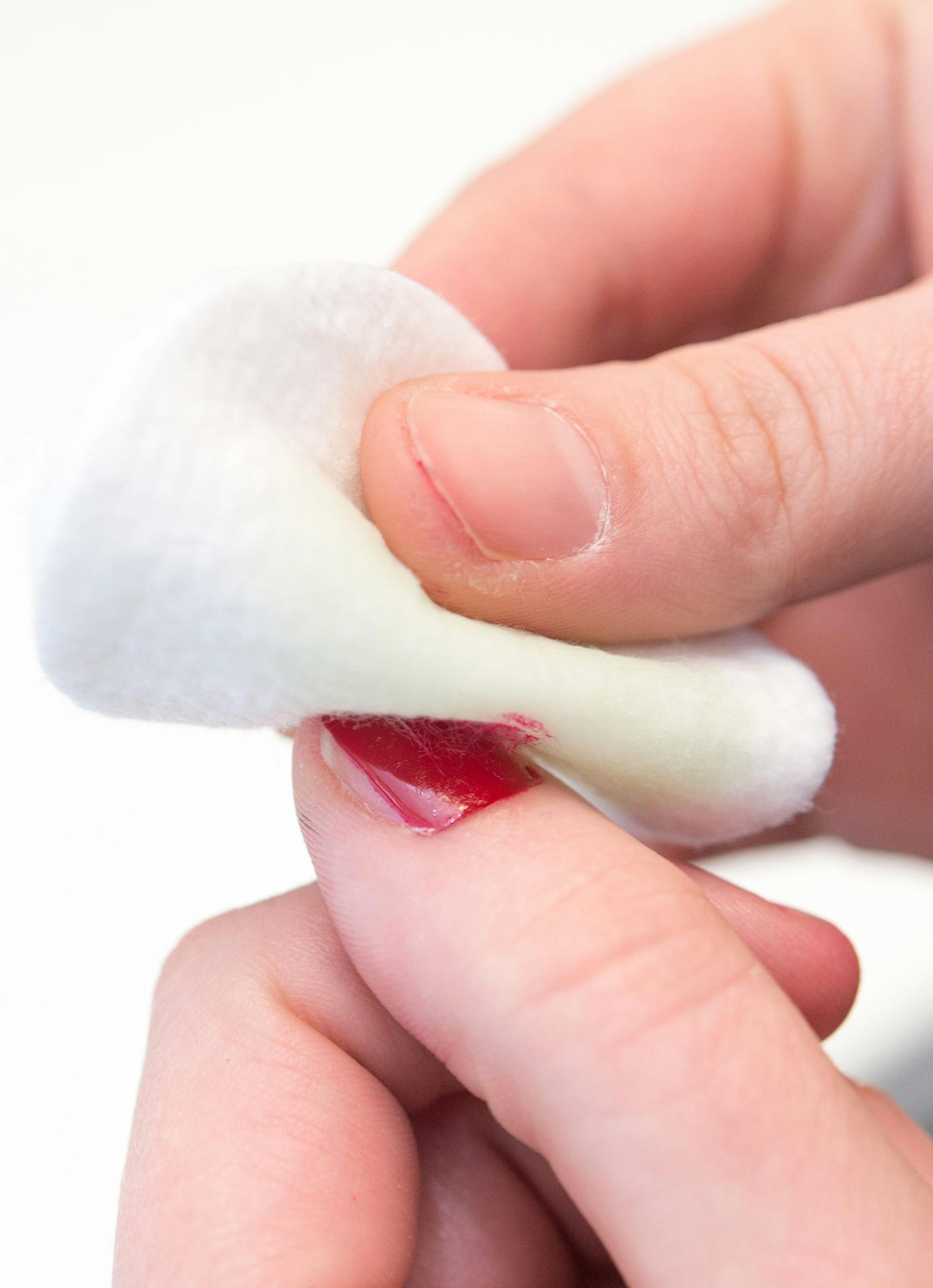 Chemikalien_trocknen_Haut_und_Nägel_aus