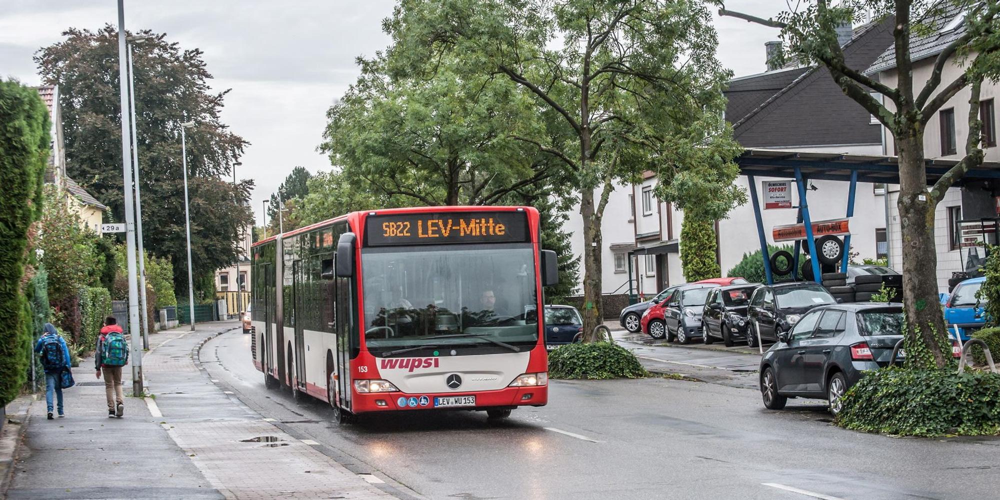 leverkusen-busspur-odentaler-str--ALF_6563