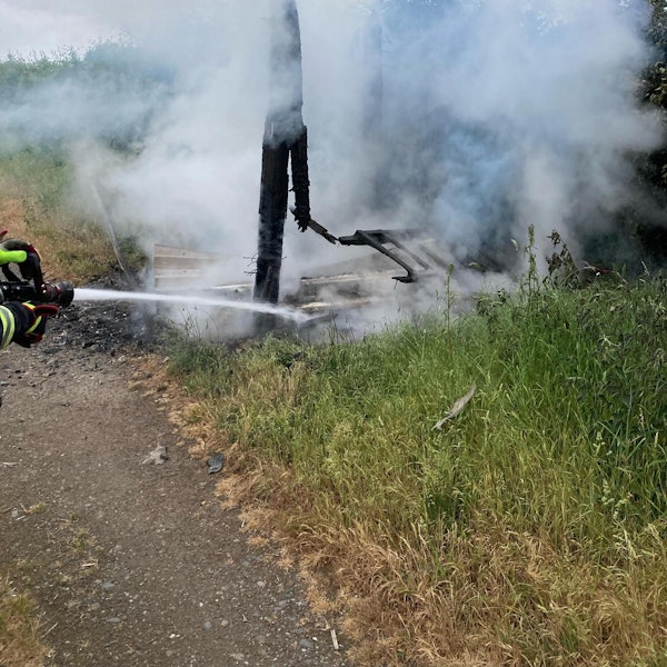 20220520-ber-hochsitze-brennen-erneut