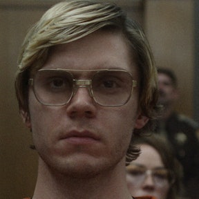 Evan Peters als Jeffrey Dahmer