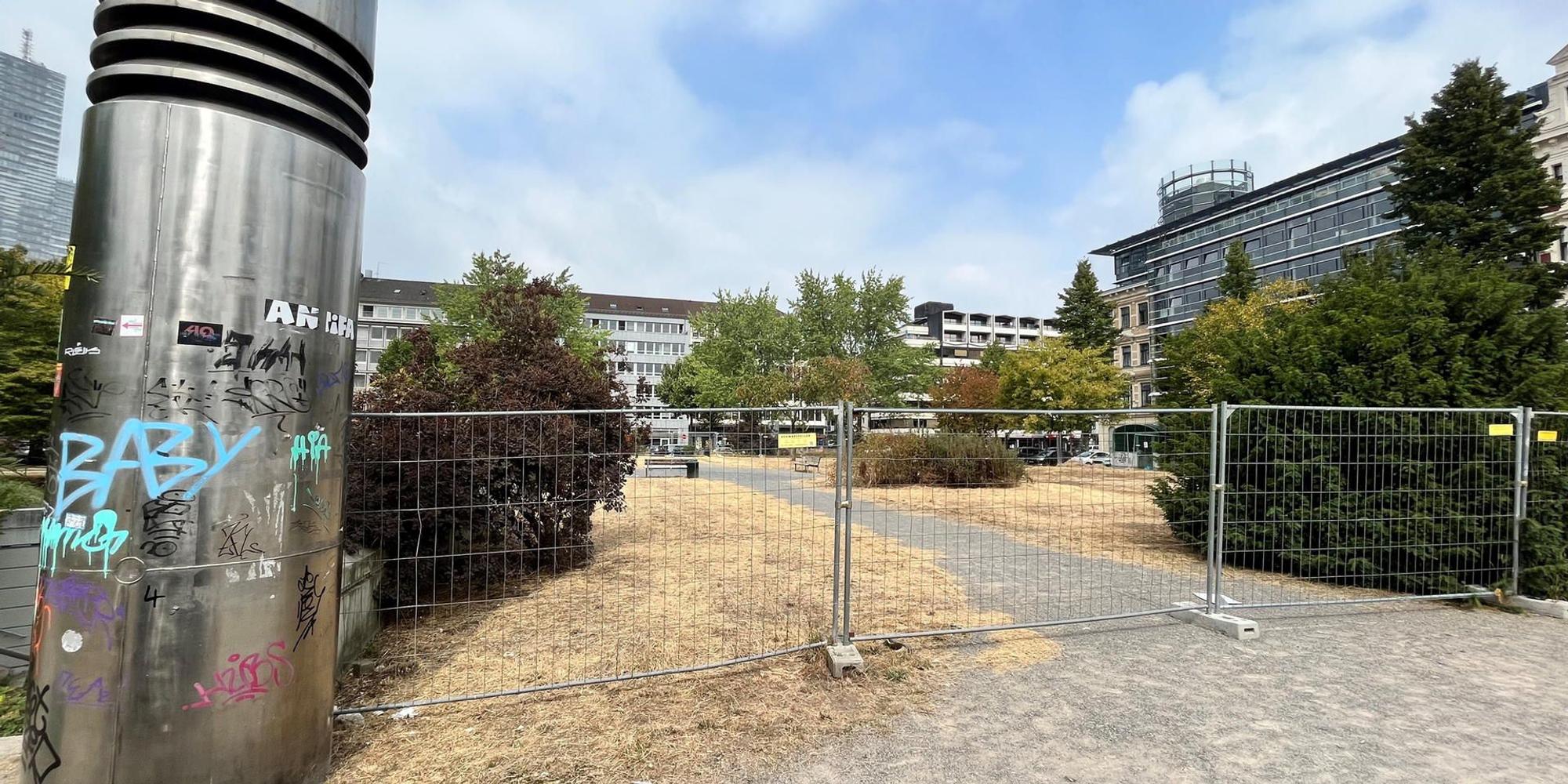 Bilder_Bauzaun_Turnhalle_Hansaplatz_ii