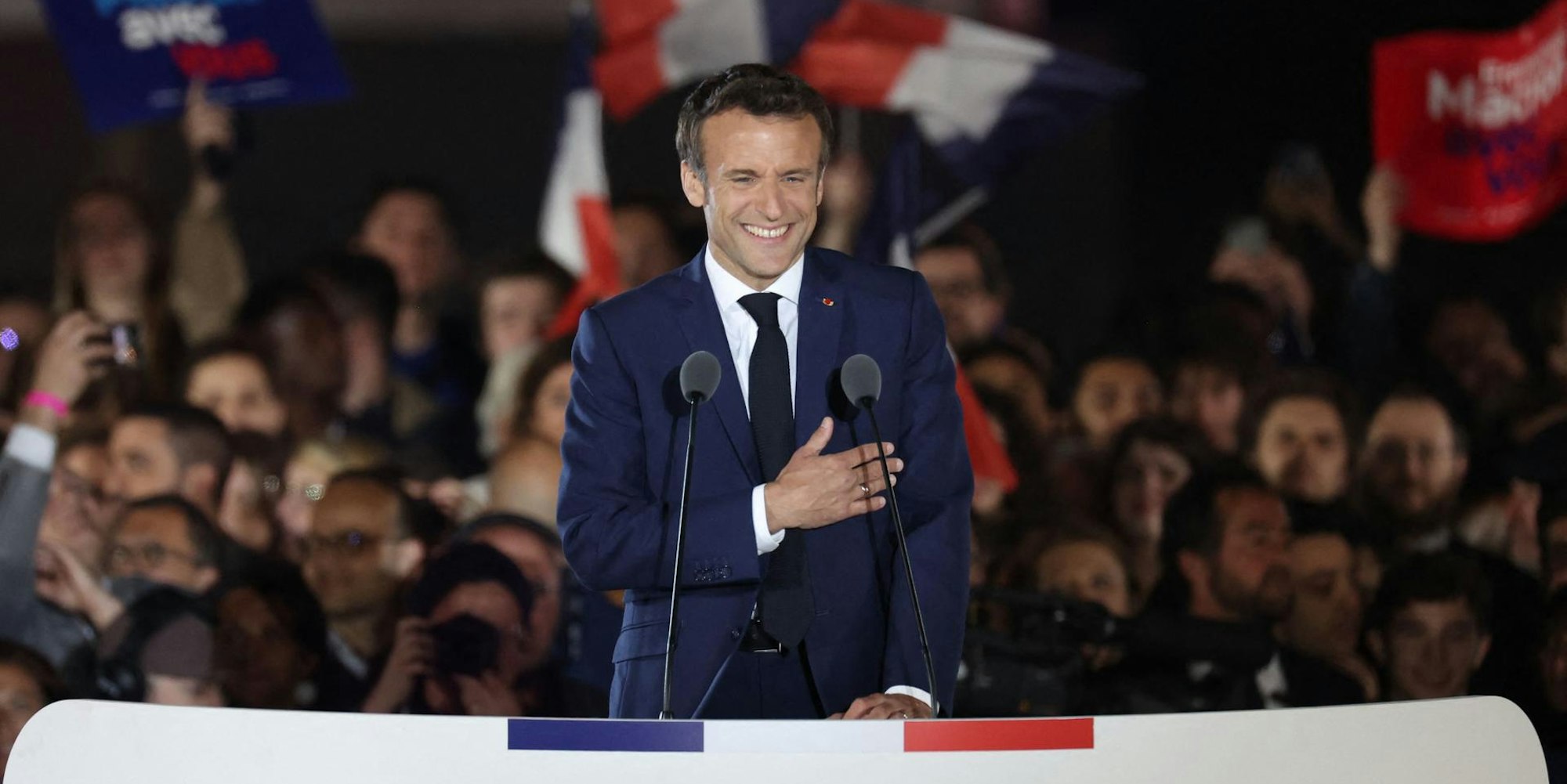 Macron Jubel Eiffelturm