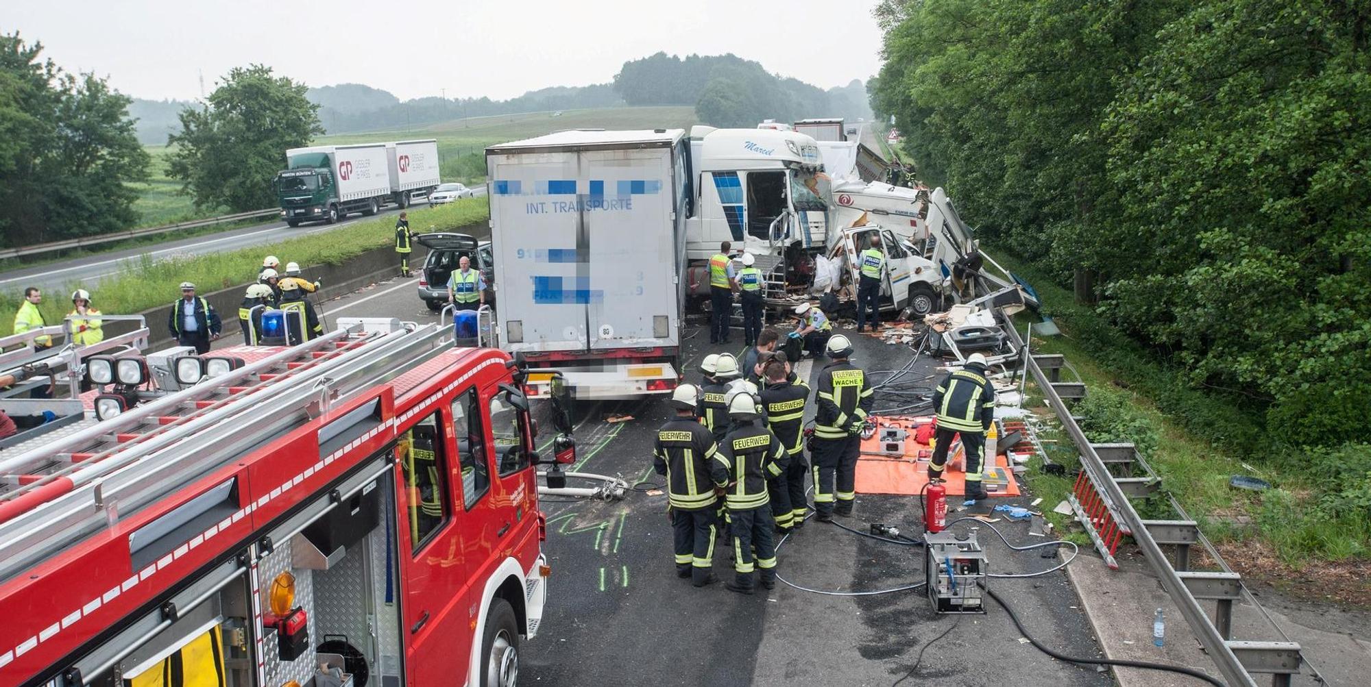 leverkusen-unfall-a1ALF_9383