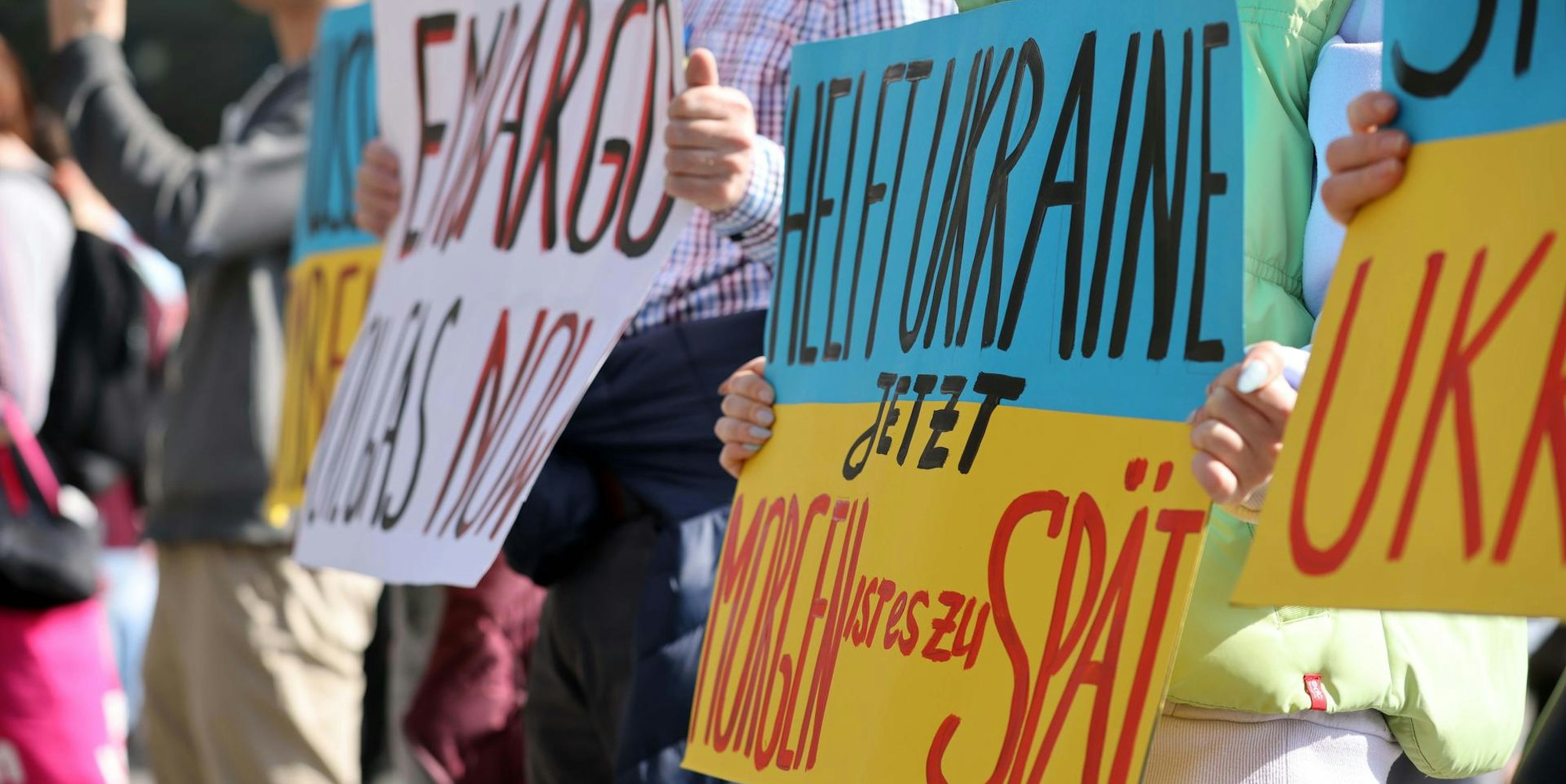 nab220326_Demo_Ukraine_02_2