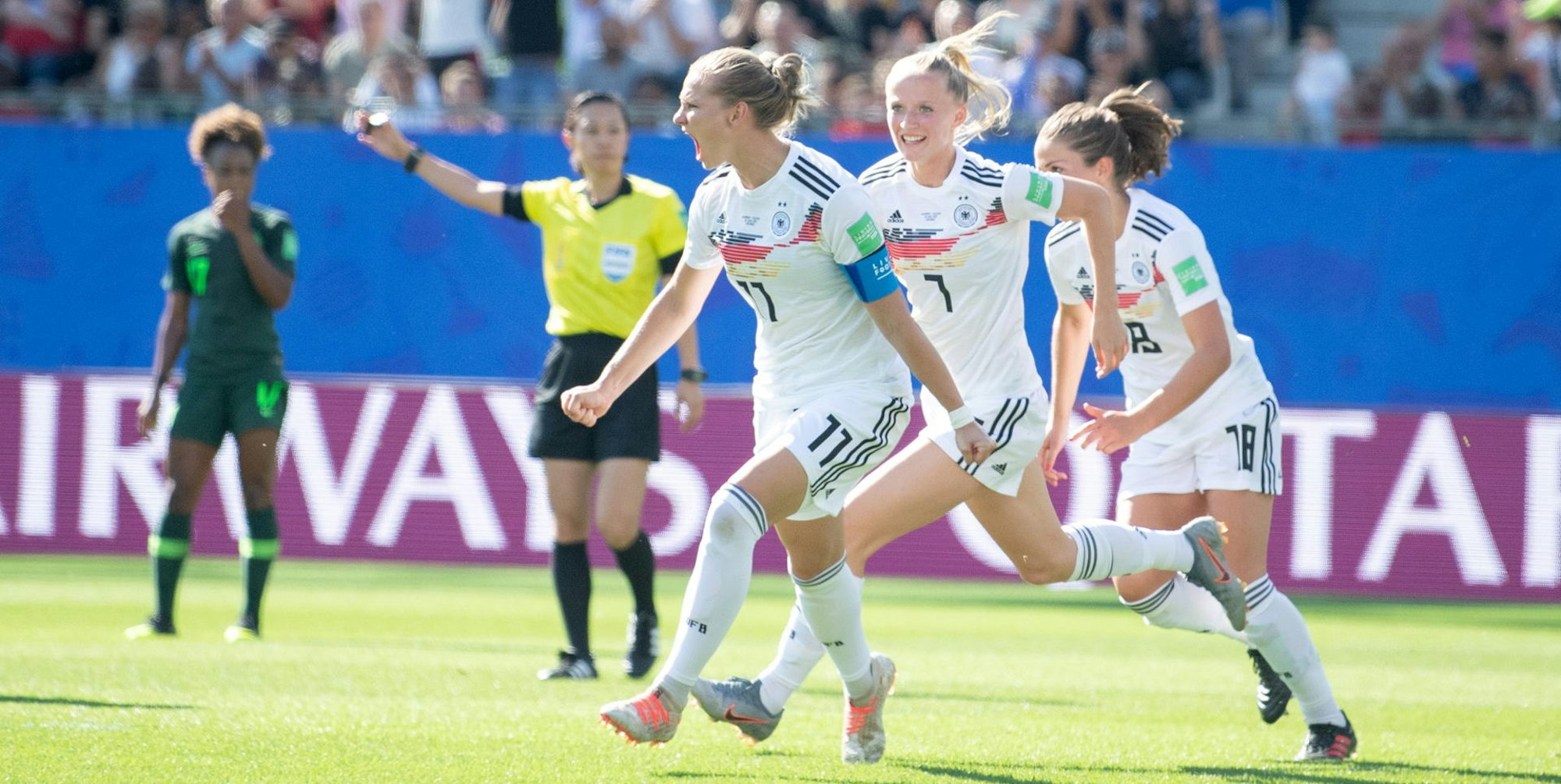 Alexandra Popp jubelt gegen Nigeria