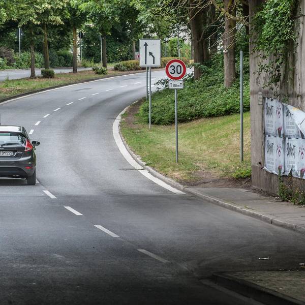 leverkusen-park-platz-rathenaustrasse--ALF_3715
