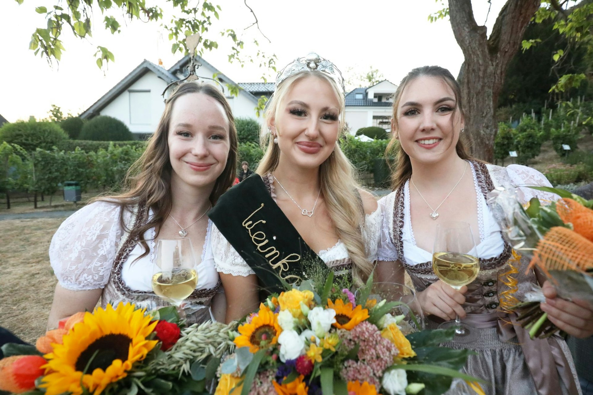20220902-rkl-weinfest-rhoendorf-kroenung-1
