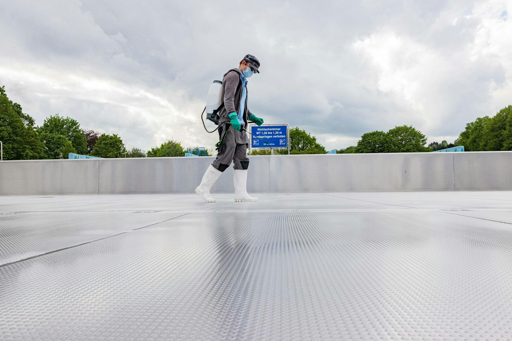 vorbereitung schwimmbad Bornheim2