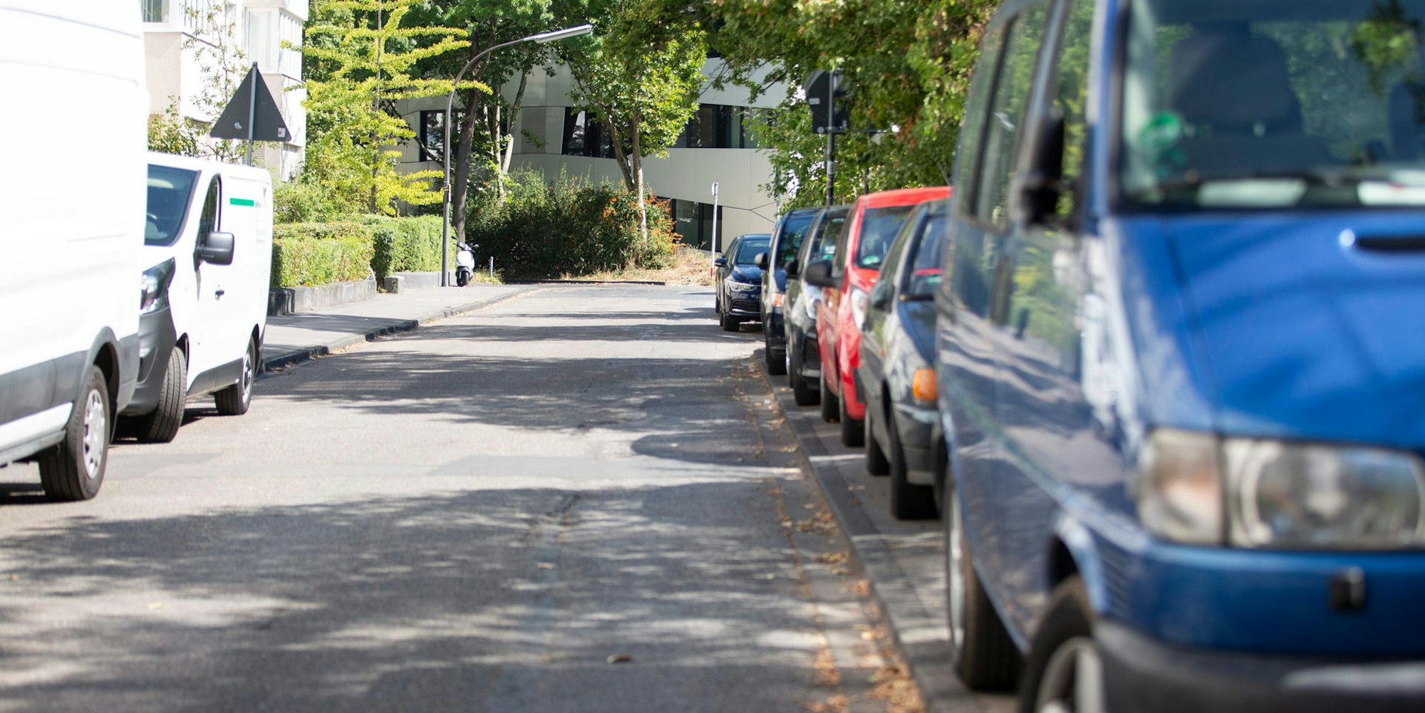 20220810_tb_WaldeyerStr_Parken_003