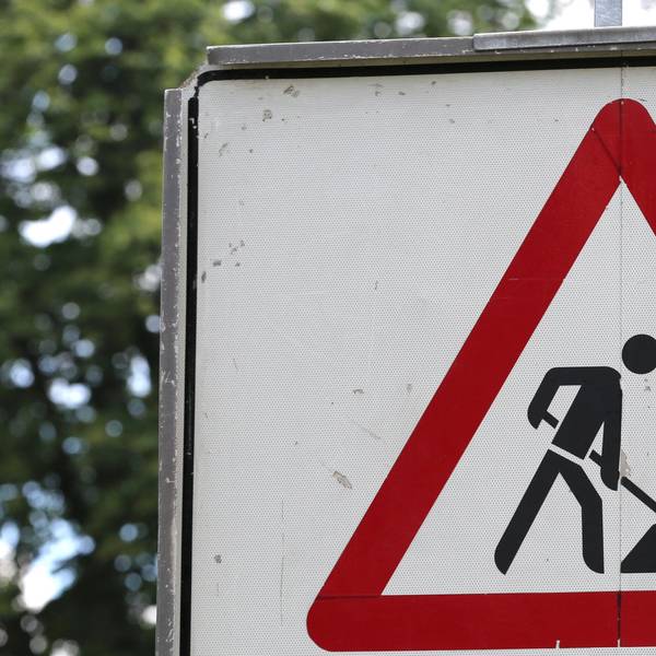 Die Bauarbeiten an der Erkelenzer Straße verzögern sich laut Westnetz.