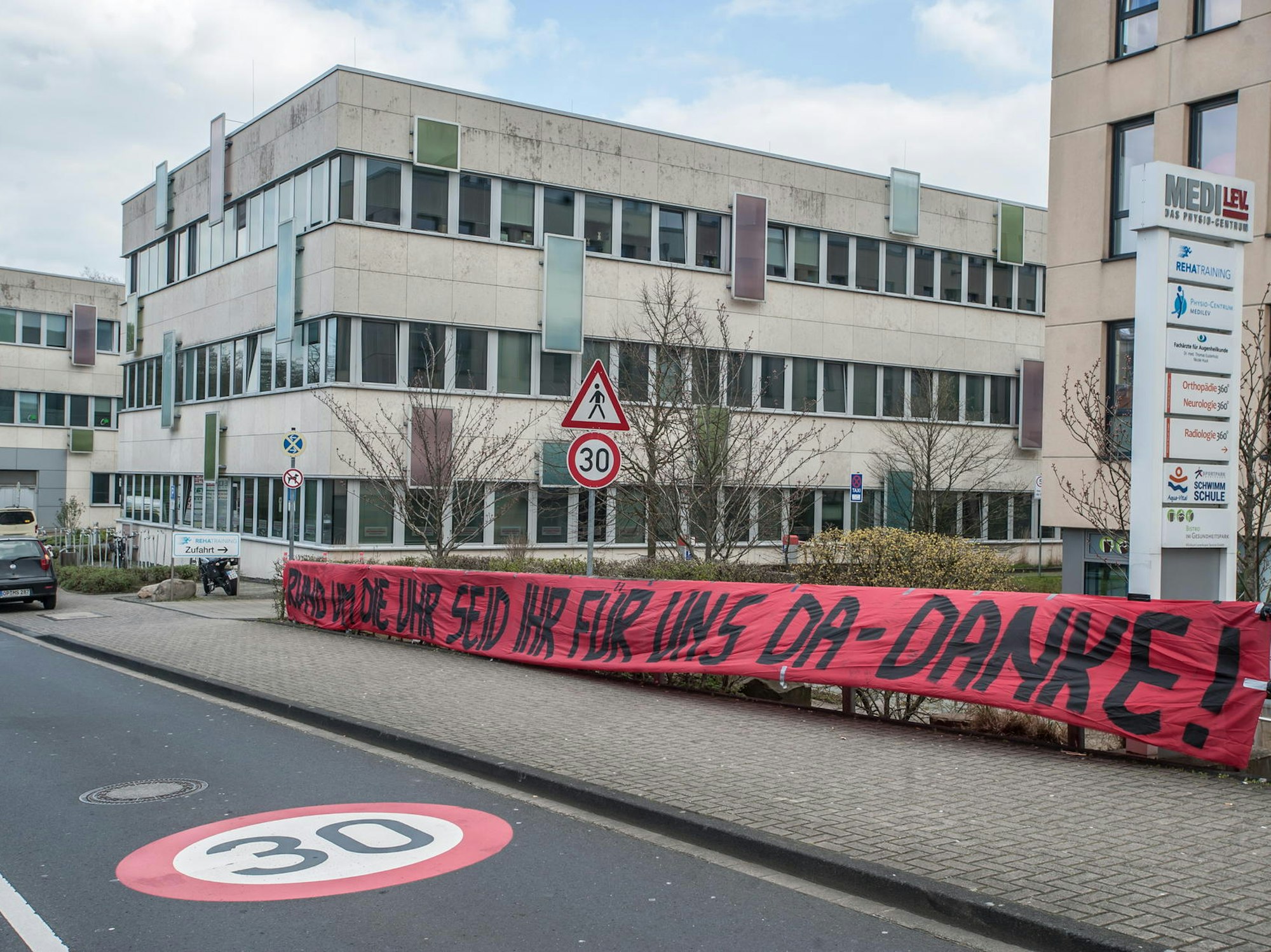 leverkusen-corona-dankesplakate-ALF_9446