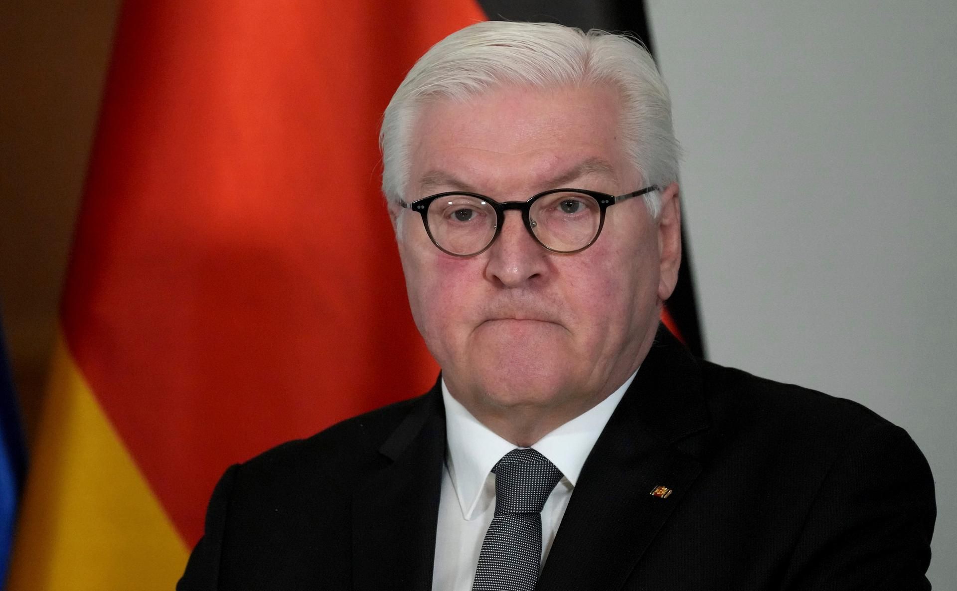 Steinmeier grimmig
