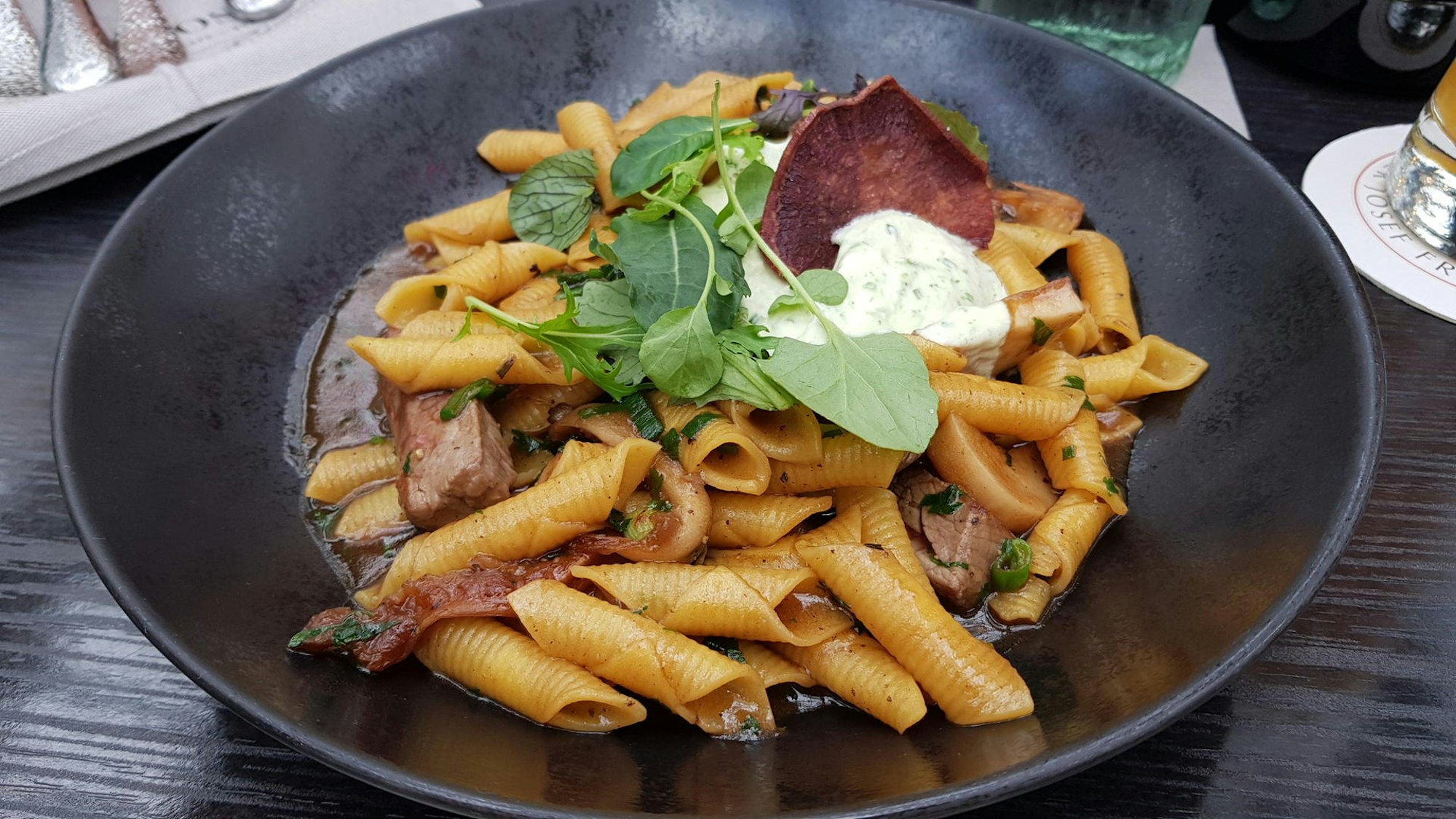 Nudeln im Restaurant Oscar