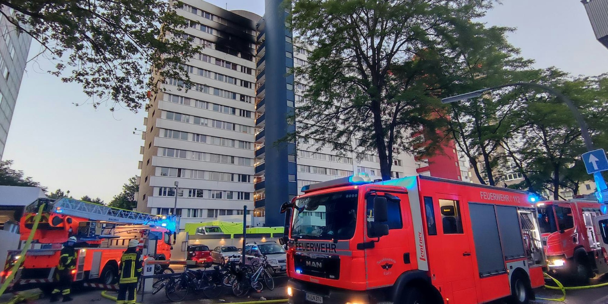 feuer neuehrenfeld 1