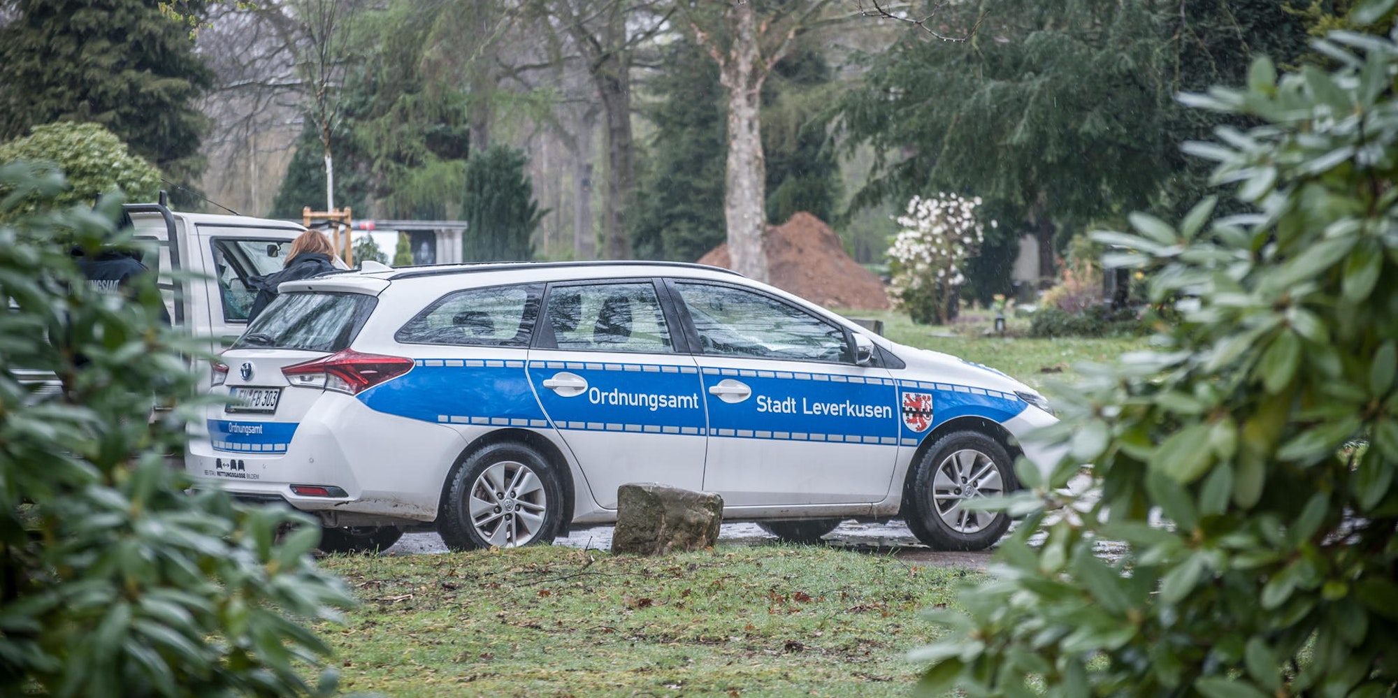 grossfamilie_beerdigung-vorber-LE-leverkusen07042021AL_2