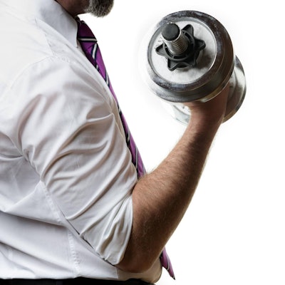 Mann mit Hantel imago