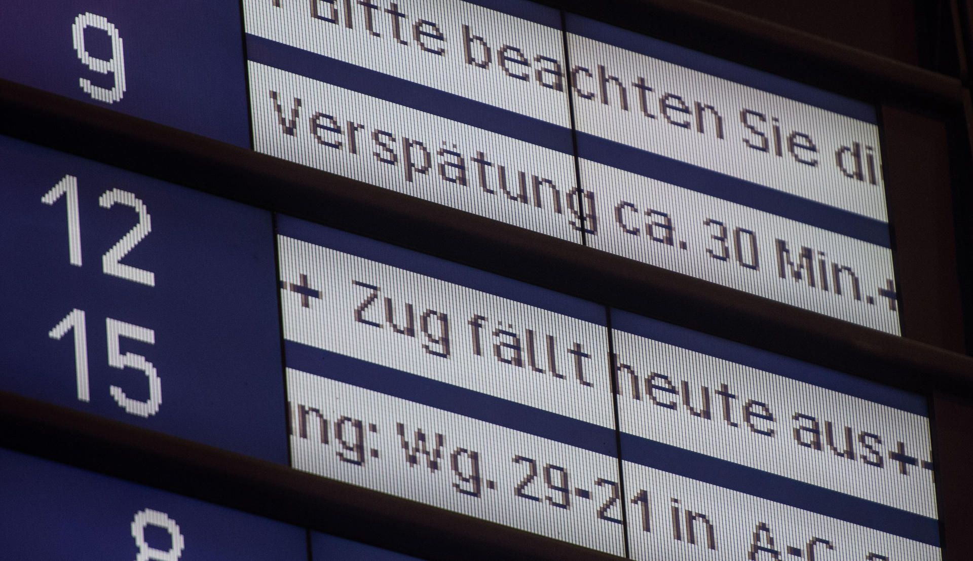 Deutsche Bahn_Zugausfall_Anzeigetafel