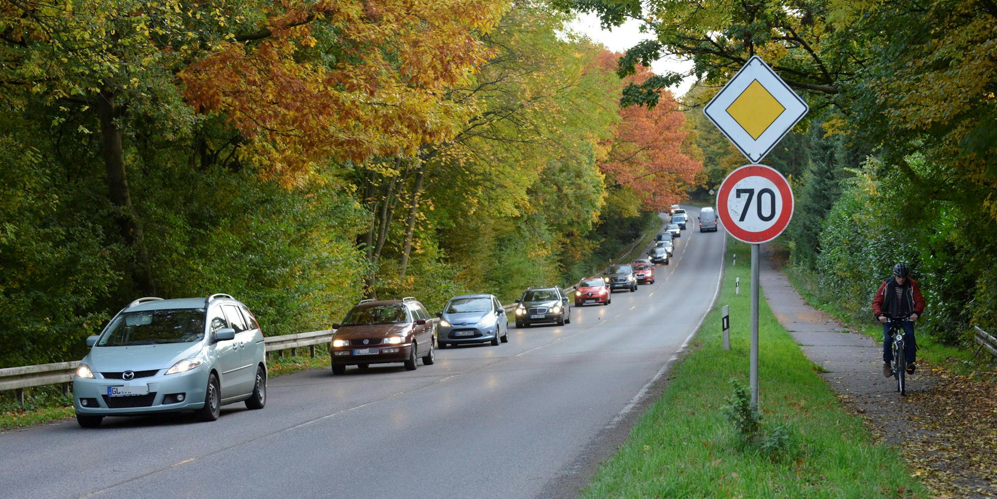 Autos Rhein-Berg zwischen Immekeppel und Herkenrath 2013