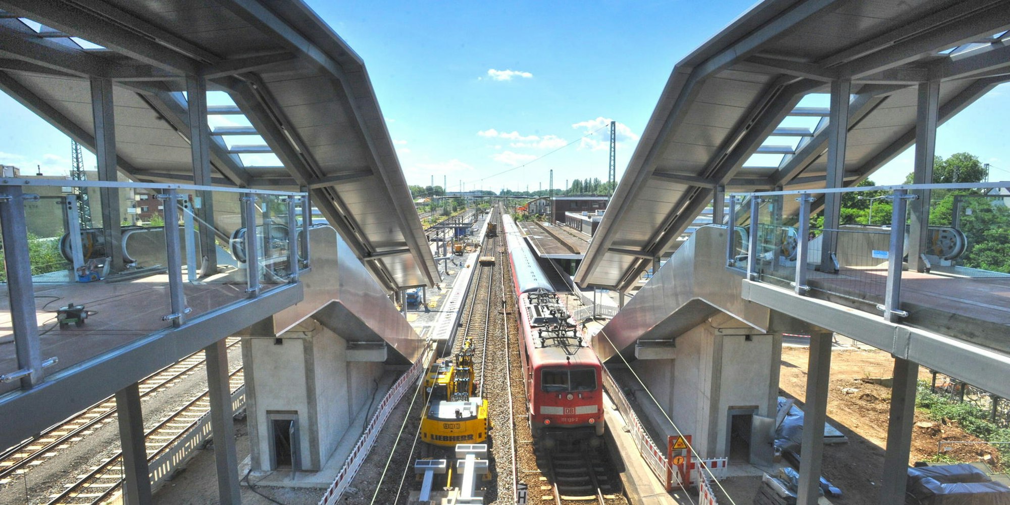 leverkusen-bahnhof-opl--ALF_1608